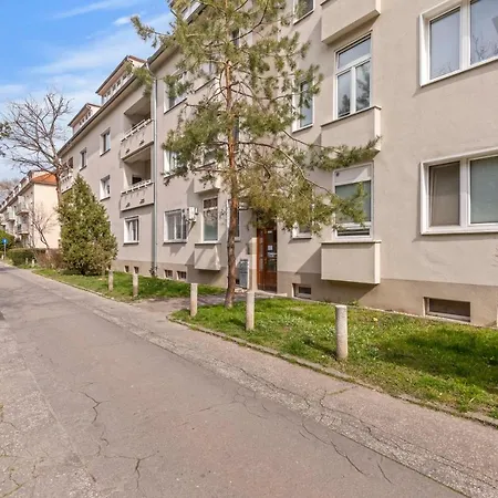 Cosy 10 Min Center *