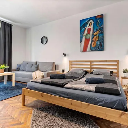 Cosy 10 Min Center Apartment Bratislava